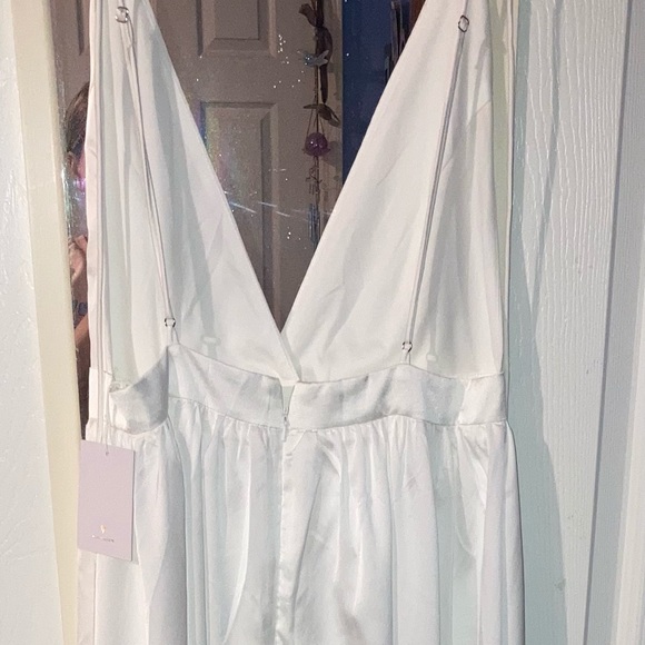Lulu’s white silk maxi dress - Picture 2 of 9